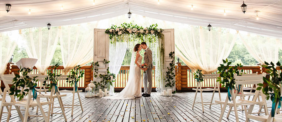 7 Reasons to Get Married at a Small Wedding Venue
